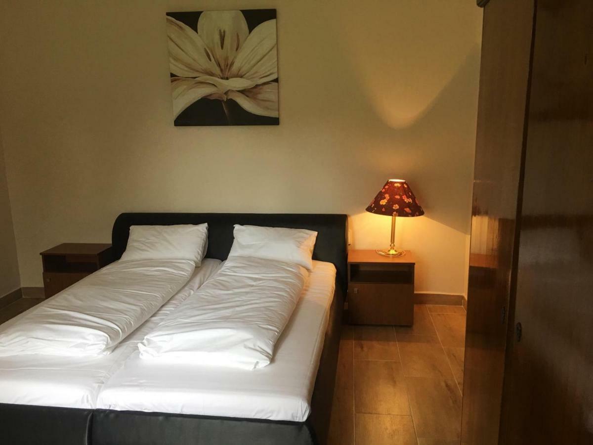 Napsugar Club Es Panzio Bed and Breakfast Fonyód Buitenkant foto