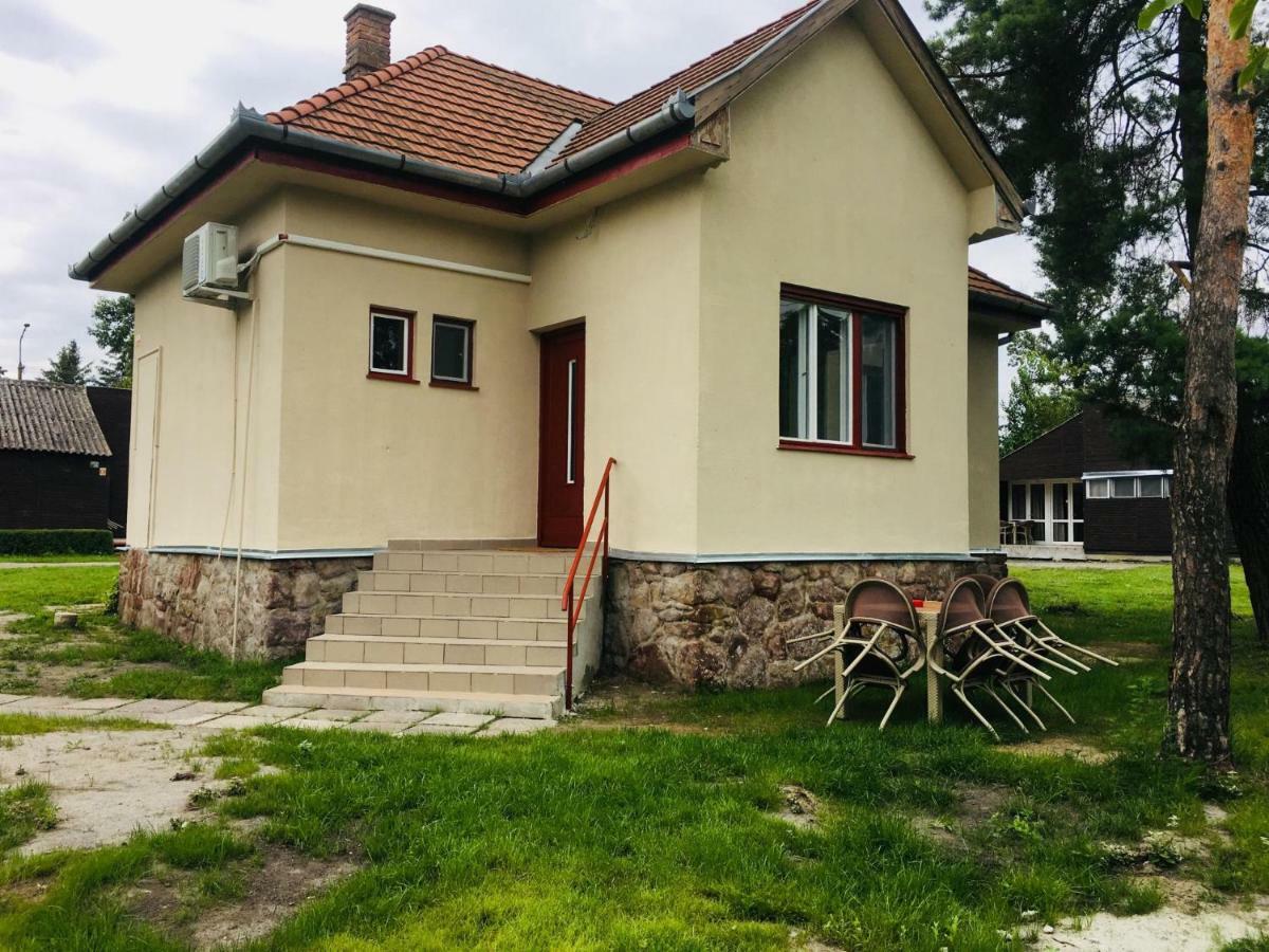 Napsugar Club Es Panzio Bed and Breakfast Fonyód Buitenkant foto